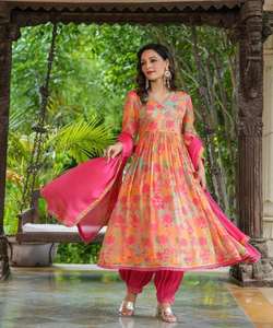 Très belle et design party wear broderie blouse indienne dames femmes cousu readymade bas prix gros surat - Product Image 1