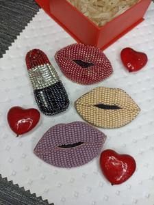 Porte-clés en perles fait main avec lettre K, rose et blanc à carreaux, porte-clés initial, fermoir à homard doré, breloque de sac, personnalisé, tendance - Product Image 3