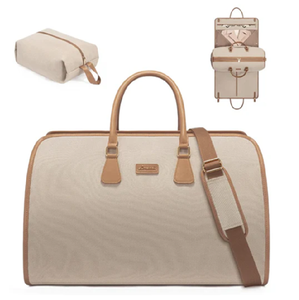 Sac fourre-tout polyvalent en toile crème avec des accents en cuir brun. Voyage intelligent. Disponible aux prix de gros. - Product Image 1