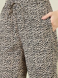Pantalones de Pierna Recta con Estampado de Guepardo Hechos a Medida, Cordón Ajustable, 100% Poliéster para Clientes de Boutique - Product Image 4