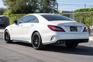 Mercedes-AMG CLS63 S 2017 Usado, Motor V8 Biturbo, Tracción en las Cuatro Ruedas, Equipamiento Completo, Sin Modificar - Product Image 3