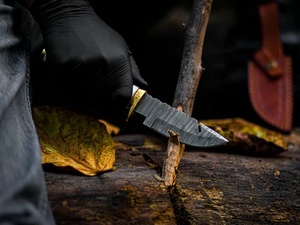 Cuchillo de Caza y Supervivencia de Acero de Damasco OEM Personalizado DIY con Hoja Fija, Mango de Cuerno de Ciervo, Funda de Cuero, Garantía de 3 Años - Product Image 3