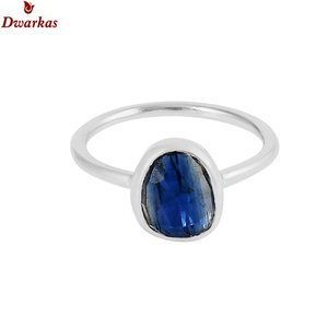 Bague élégante et raffinée en argent sterling 925 avec pierre précieuse kyanite de forme fantaisie pour femmes et filles, en stock - Product Image 2