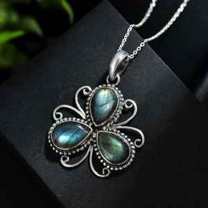 Collar con colgante de labradorita hecho a mano, diseño de trébol de plata esterlina, piedra preciosa en forma de lágrima, cadena de 16 + 2 pulgadas, joyería curativa Bohemia - Product Image 4