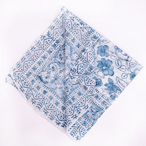 Pañuelo de Algodón con Estampado Floral Hecho a Mano, Ligero, Ecológico, Lavable, Transpirable, Cuadrado, Duradero, con Cierre de Amarre - Product Image 3