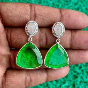 Boucles d'oreilles élégantes en péridot avec clous en pierres précieuses blanches Boucles d'oreilles pendantes de luxe en trillion pour femmes Bijoux en argent 925 - Product Image 2