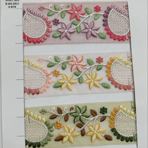 Lujoso ribete de encaje de diseñador para moda de alta gama y ropa nupcial Patrones intrincados Detalles elegantes para ropa Bodas - Product Image 1