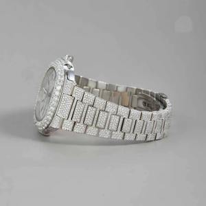 Reloj de Diamantes Moissanite con Incrustaciones de Lujo, Suministro Directo de Fábrica, Disponible a Precio de Fábrica desde India - Product Image 3