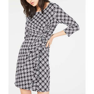 Abito tubino da donna NY Collection, comodo, taglia petite-media, nero con dettagli stampati e volant - Product Image 1