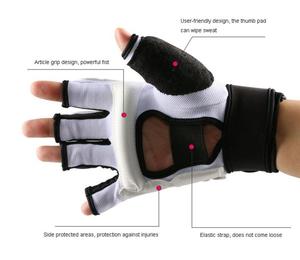 ชุดอุปกรณ์เทควันโดสำหรับการฝึกซ้อมและการแข่งขัน ประกอบด้วยนวมเทควันโดแบบครึ่งนิ้ว และอุปกรณ์ป้องกันเท้า ได้มาตรฐาน WTF - Product Image 3