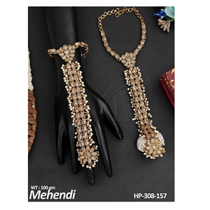 ชุดฮาธพูลสีทองขัดเงาของ Kundan ที่ไม่เหมือนใครสำหรับผู้หญิง - Product Image 4