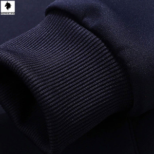 ชุดกีฬากันเหงื่อสำหรับวิ่งแนววินเทจของผู้ชายชุดวอร์มเอวยางยืดแบบแบนสไตล์หน้าเรียบมีลายสำหรับทำกิจกรรมกลางแจ้ง - Product Image 6