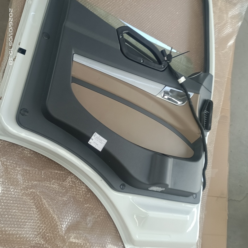 AZ1671210104 HOWO NX Right Door Assembly| Alibaba.com