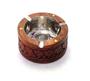 Cendrier nautique antique en bois avec l'aspect vieilli idéal pour les maisons de style rustique et les intérieurs sur le thème de la mer - Product Image 3