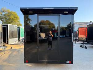 Remolque de Carga Tipo Contenedor con Envío Rápido / Remolque Cerrado Rock Solid Cargo 8.5x16 10k Paquete para Contratistas - Product Image 4