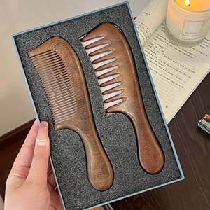 Peine de Madera Natural Hecho a Mano con Forma Ergonómica para un Peinado Suave, Cuidado Relajante del Cuero Cabelludo, Mantenimiento Diario del Cabello, Personalización de Marca - Product Image 5