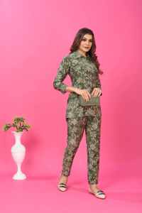 Ensemble de beaux cordons en rayonne de l'exportateur de gros Fabzone avec impression fantaisie pour les fêtes indiennes et pakistanaises - Product Image 3