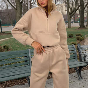 Survêtement 2 pièces sport décontracté pour femmes Logo personnalisé tricot ample solide nouveau pull à fermeture éclair ensemble de pantalons pour l'été doux - Product Image 6