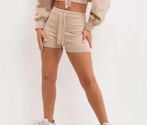 Conjunto de Sudadera con Capucha y Pantalones Cortos para Mujer, Estilo Casual Urbano, Invierno, Tallas Grandes, 2 Piezas, Color/Logotipo Personalizado, Precio Bajo, Venta al Por Mayor - Product Image 4