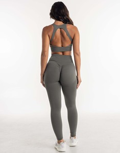 Venta al por mayor de metal gris personalizado OEM mujeres conjuntos de 2 piezas conjunto de las mujeres se levantan Scrunch Leggings suave elástico y cintura alta conjunto de las mujeres - Product Image 2
