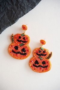 Boucles d'oreilles pendantes crâne perlé design premium, bijoux gothiques perlés Halloween, rouge et noir, style punk pour femmes et jeunes filles 2026 - Product Image 4