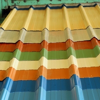 Panneau de toit coloré galvanisé et plaque d'acier revêtue de couleur Tuiles en acier de couleur de haute qualité utilisées comme panneaux de toit