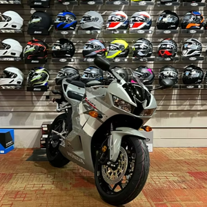 BEST-SELLER 2026 HONDA CBR1000RR MOTO SPORTIVE NEUVE HOMOLOGUÉE ROUTIERE DISPONIBLE EN STOCK - Product Image 1