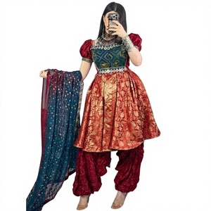 Robe afghane Kuchi faite à la main en gros, en coton de la meilleure qualité, avec broderies, design unique - Product Image 1