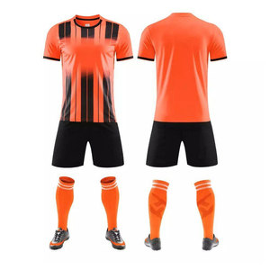 Camiseta de fútbol deportiva para hombre transpirable de poliéster con estampado personalizado, conjuntos de uniformes de fútbol, Conjunto de camiseta hecha en Pakistán - Product Image 3