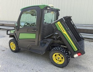 Excelente Vehículo Utilitario John Deere Gator XUV 835 4x4 de 2 Plazas, UTV Agrícola, Transmisión Automática de Gasolina/Diésel, 4 Cilindros, EEC/EPA - Product Image 2