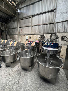 Malaxeur spécialisé 30 kg 6,5 kW/h. Boulangerie 1180x720x1040 État neuf Garantie 1 an 220V/380V Qualité supérieure Vietnam - Product Image 5