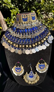 สร้อยคอของชนเผ่าที่ประณีตและประณีตแบบดั้งเดิมที่มีลูกปัดรูปไข่สีฟ้าเรืองแสงลึกสายรัดอย่างพิถีพิถันกับ matchs ขนาดเล็ก - Product Image 4