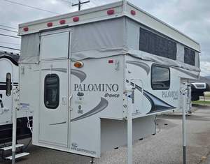 Moderna Caravana Emergente 4x4 para Camioneta, Mini Caravana Impermeable de Fibra de Vidrio, Remolque RV Ligero Personalizado con Capacidad para 4 Personas - Product Image 2