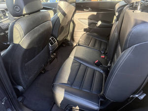 SUV EX AWD Crossover 2018 Sorento d'occasion en excellent état, 6 vitesses, transmission automatique, moteur V6 3.3L, 290 ch, extérieur gris - Product Image 3