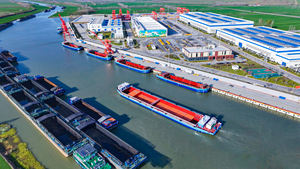 Tàu chở hàng sông nội địa 90m, chất lượng cao, có thể tùy chỉnh hoàn toàn, thương hiệu động cơ, để bán - Product Image 3