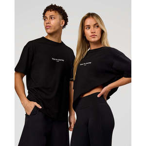 T-shirt en coton noir surdimensionné pour femmes grandes tailles - VS1 Profitez du voyage - Product Image 1