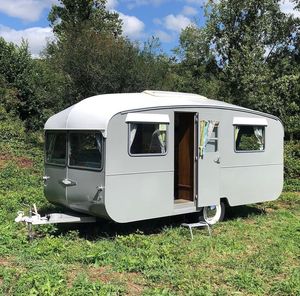 Caravane tout-terrain pour les aventures et les voyages en plein air. - Product Image 3