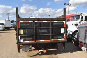 Camión Kenworth T170 de plataforma plana de 16 pies en venta - 260HP, automático, con puerta elevadora, camión usado con garantía - Product Image 3