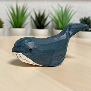 Scultura in Legno Intagliata a Mano YEEYAYA, Balena Blu Scuro 4\", Statua Artistica in Legno per Arredamento Casa, Decorazione Stanza con Animali Acquatici - Product Image 5