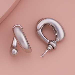 Modernos Pendientes Religiosos Geométricos 186298 Tipo Huggie y Aro Hechos de Aleación de Zinc y Acero Inoxidable con Perla como Piedra Principal para Fiestas - Product Image 5
