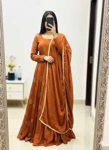 Vestidos Anarkali de Tela de Seda Rangoli con Estampado Étnico Indio, Listos para Usar, Talla Única Disponible, Precio Bajo - Product Image 4