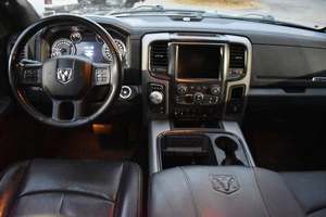 Dodge RAM 1500 Rebel Crew Cab 4WD 2018 d'occasion, conduite à gauche - Product Image 3