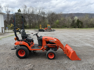 Tractor agrícola Kubota BX23S 4WD económico / Tractor subcompacto Kubota BX2370 2015 - Cargador frontal LA243 - Hidrostático - Product Image 6
