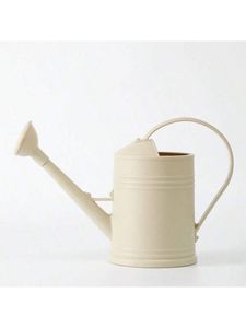 Bidon d'eau galvanisé de qualité supérieure avec des caractéristiques ergonomiques pour de longues heures de jardinage extérieur ou d'arrosage - Product Image 2