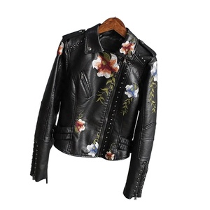 Blouson Moto Femme 2026 en Cuir Véritable Noir avec Broderie Florale, Fermeture Éclair, Coupe Courte, Col Rabattu, Manches Longues - Product Image 5