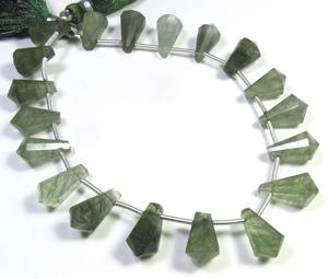 ลูกปัดควอตซ์รูไทล์สีเขียวทรงเหลี่ยมเจียระไน ขนาด 12-14 มม. 20 เม็ด ความยาว 8 นิ้ว คุณภาพสูง ลูกปัดรูไทล์ควอตซ์ธรรมชาติทรงหยดน้ำ - Product Image 3