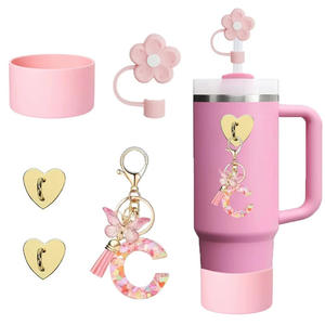 סט אביזרים למחזיק מפתחות בצורת פרפר ורוד משרף במבצע חם, עם כדור פרווה ופרח, 5 יחידות - Product Image 3