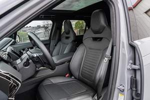 Range Rover Sport P635 SV Edition Two 2025 en Excelente Estado, SUV/Crossover, Motor V8 Turboalimentado de 4.4L - Product Image 2