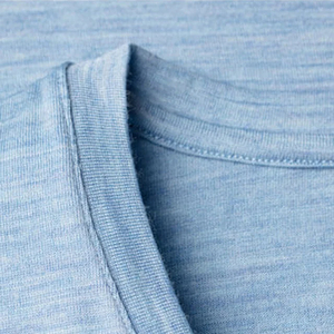 เสื้อยืดผู้ชายพิมพ์โลโก้เองได้ ทรงหลวม คอวี สีฟ้า Glacier Blue ผ้าฝ้ายแท้ 100% ป้องกันขนร่วง - Product Image 2