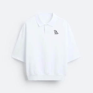 Camiseta Polo Holgada y Relajada con un Estilo Minimalista y Moderno - Product Image 5